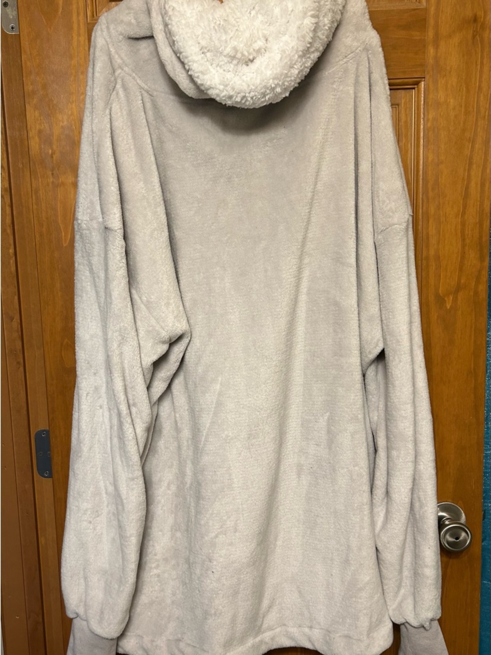 Hallmark Channel Oversized Sherpa Holiday Hoodie Blanket Sweatshirt - Picture 4 of 7